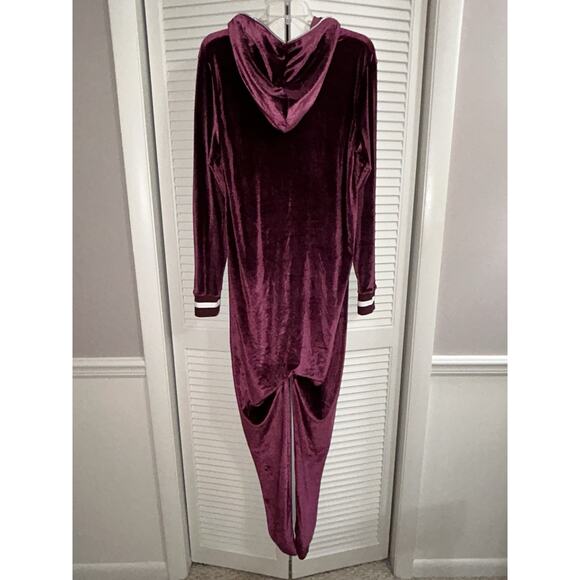 Onepiece Original Red Burgundy Velour Loungewear Jumpsuit Unisex Size Small - Picture 7 of 7